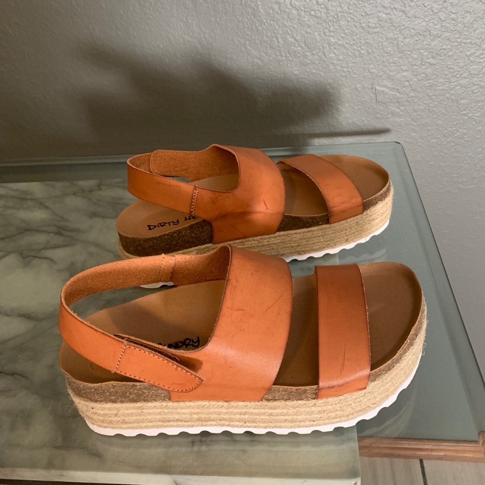 Platform sandals